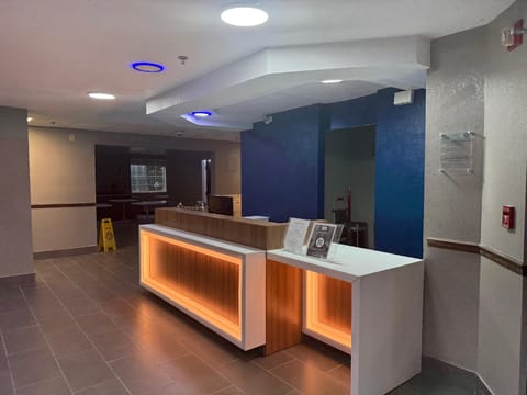 Microtel Inn & Suites by Wyndham Atlanta Airport Hotel in College Park