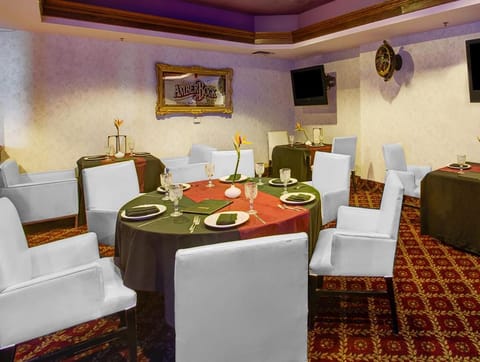 Super 8 By Wyndham Murfreesboro Hotel in Murfreesboro