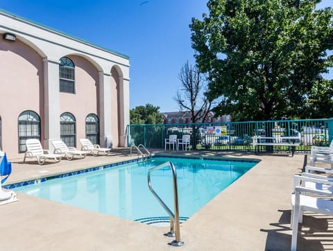 Super 8 By Wyndham Murfreesboro Hotel in Murfreesboro