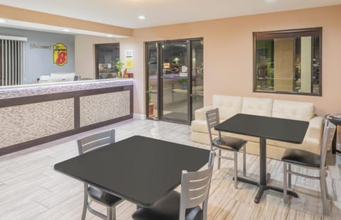 Super 8 By Wyndham Bryant Little Rock Area Hotel in Bryant