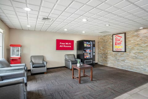 Red Roof PLUS+ & Suites Vicksburg Hotel in Vicksburg