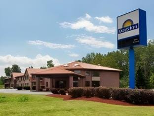 Days Inn by Wyndham Geneva/Finger Lakes Hotel in Geneva