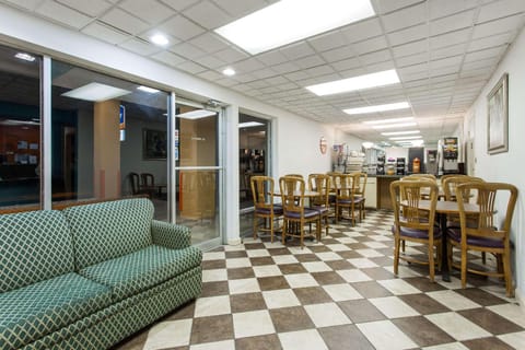 Howard Johnson by Wyndham Virginia Beach Hotel in Norfolk