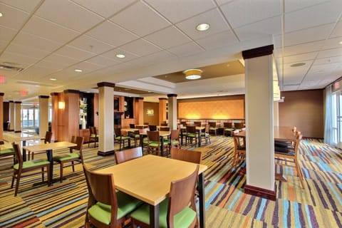 Fairfield by Marriott Inn & Suites Milwaukee Airport Hotel in Oak Creek