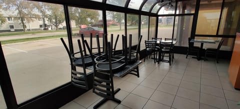 Super 8 By Wyndham Champaign Hotel in Champaign