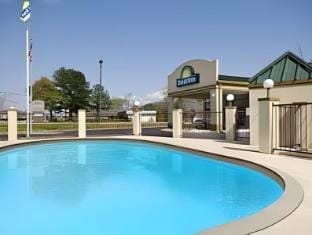 Days Inn by Wyndham Eufaula AL Hotel in Eufaula