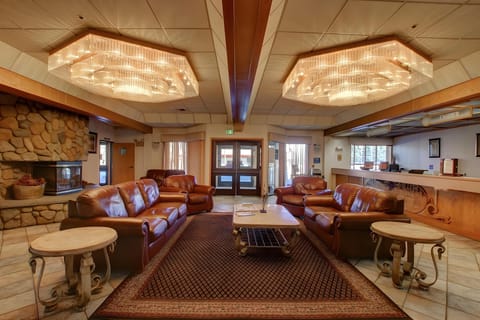 Shilo Inn Mammoth Lakes Hotel in Mammoth Lakes