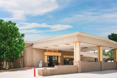 Travelodge by Wyndham Enid Hotel in Enid