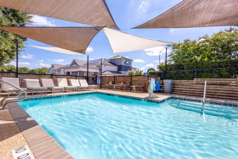 Days Inn by Wyndham Arlington Hotel in Arlington