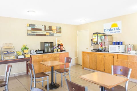 Days Inn by Wyndham Ripley Hotel in Tennessee