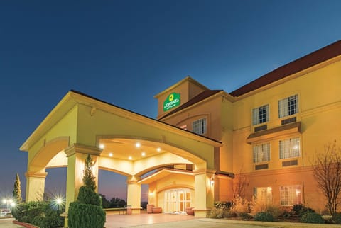 La Quinta Inn & Suites by Wyndham Glen Rose Hotel in Glen Rose