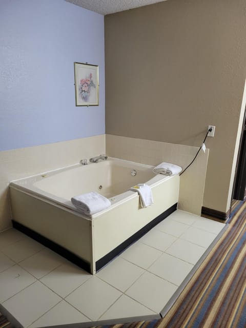 Super 8 By Wyndham Sullivan Hotel in Ozark Mountains