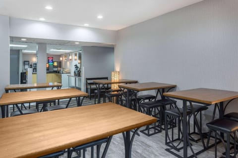 Microtel Inn & Suites by Wyndham Stockbridge/Atlanta I-75 Hotel in Stockbridge