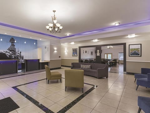 La Quinta Inn & Suites by Wyndham Deer Park Hotel in La Porte