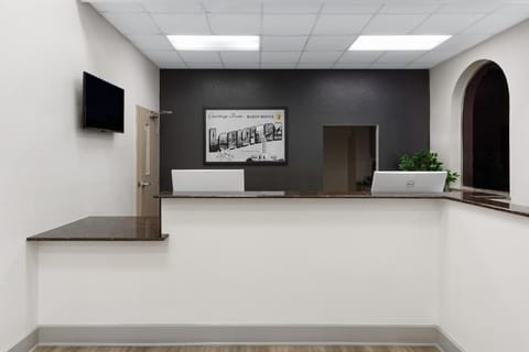 Super 8 By Wyndham Baton Rouge/I-10 Hotel in Baton Rouge