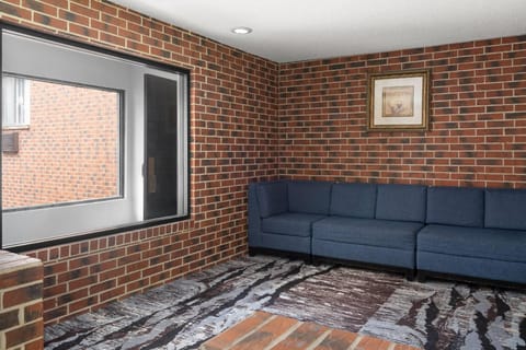 Ramada by Wyndham Cedar Rapids South Hotel in Cedar Rapids