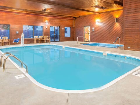 Days Inn by Wyndham Pontoon Beach Hotel in Pontoon Beach