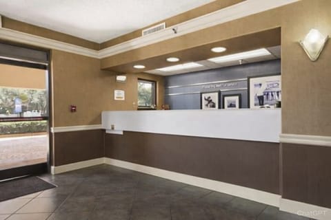 Townhouse Fort Walton Beach Hurlburt Field Hotel in Mary Esther