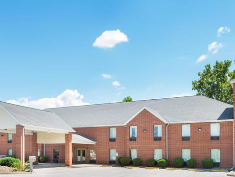 Days Inn by Wyndham St Peters/St Charles Hotel in St. Peters