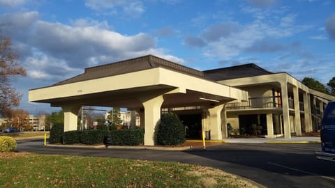 Days Inn by Wyndham Norfolk Airport Hotel in Norfolk