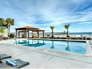 Tides Folly Beach, Charleston's Oceanfront Hotel Hotel in Folly Beach
