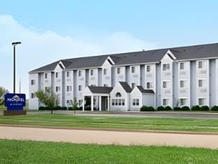 Microtel Inn by Wyndham Champaign Hotel in Champaign