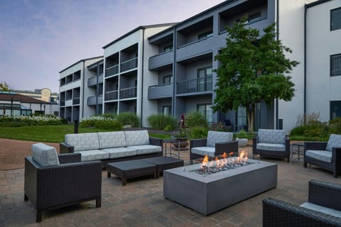 Courtyard by Marriott St. Louis Westport Plaza Hotel in Maryland Heights