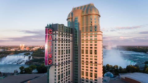 Skyline Hotel & Waterpark Hotel in Niagara Falls