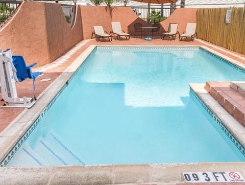 Super 8 By Wyndham Houston/Nasa/Webster Area Hotel in Webster