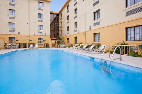 Chicago O'Hare Airport Hotel in Elk Grove Village