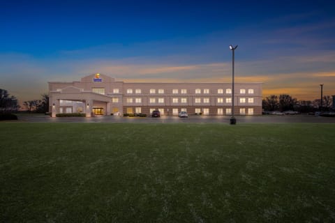 Comfort Inn & Suites Decatur-Forsyth Hotel in Forsyth
