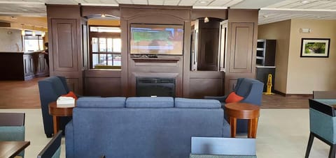 Comfort Inn & Suites Decatur-Forsyth Hotel in Forsyth