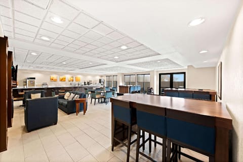 Comfort Inn & Suites Decatur-Forsyth Hotel in Forsyth