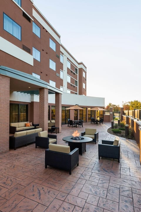 Courtyard by Marriott Kalamazoo Portage Hotel in Portage