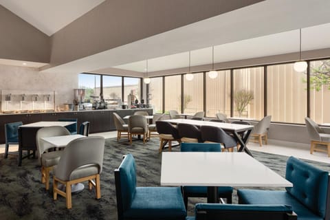 La Quinta Inn & Suites by Wyndham Dothan Hotel in Dothan