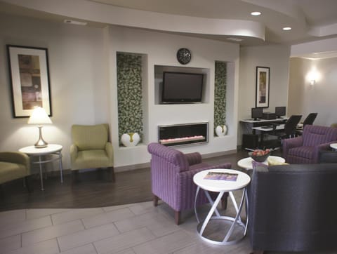 La Quinta Inn & Suites by Wyndham Baton Rouge Denham Springs Hotel in Baton Rouge