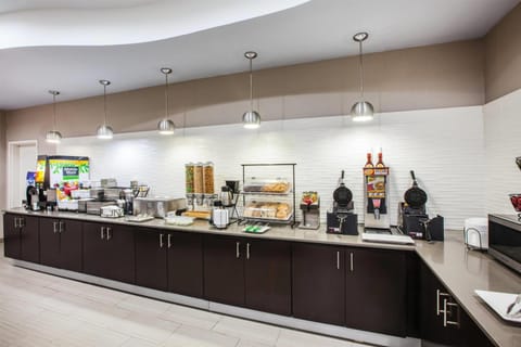 La Quinta Inn & Suites by Wyndham Baton Rouge Denham Springs Hotel in Baton Rouge