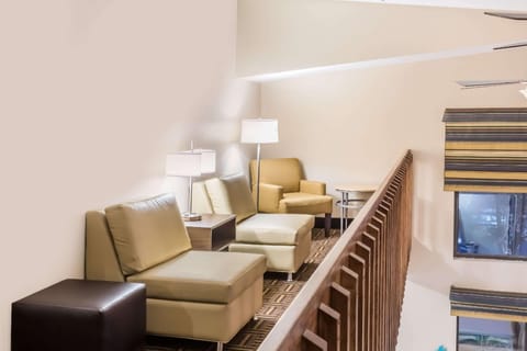 Super 8 By Wyndham Longmont/Twin Peaks Hotel in Longmont