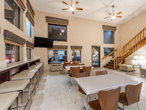 Super 8 By Wyndham Longmont/Twin Peaks Hotel in Longmont