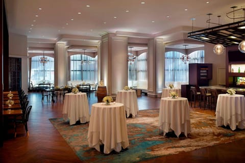 New Orleans Marriott Metairie at Lakeway Hotel in Metairie