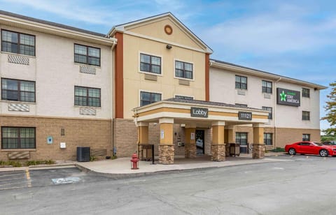 Extended Stay America Select Suites - Milwaukee - Wauwatosa Hotel in Wauwatosa