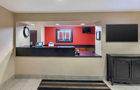 Extended Stay America Select Suites - Milwaukee - Wauwatosa Hotel in Wauwatosa