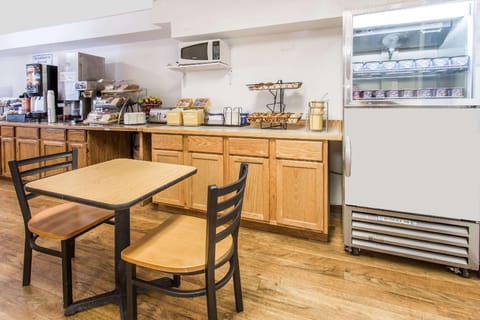 Days Inn by Wyndham West Allis/Milwaukee Hotel in West Allis