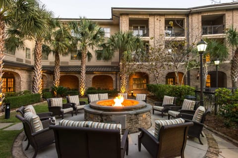 Courtyard by Marriott Charleston Mt. Pleasant Hotel in Mount Pleasant