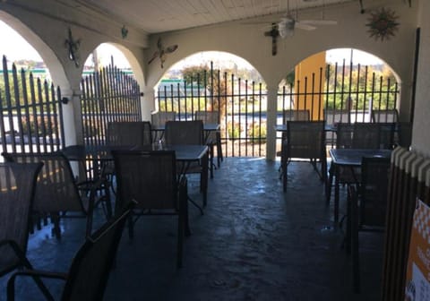 Days Inn by Wyndham Lenoir City Hotel in Watts Bar Lake