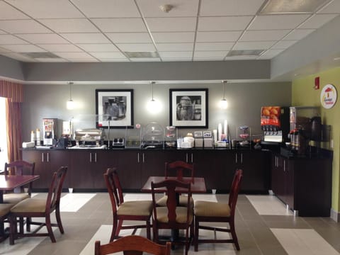 Super 8 By Wyndham Calhoun Hotel in Calhoun