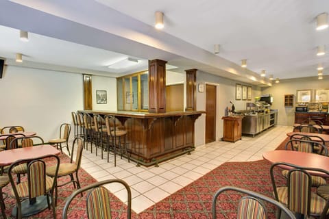 Days Inn & Suites by Wyndham Hickory Hotel in Hickory