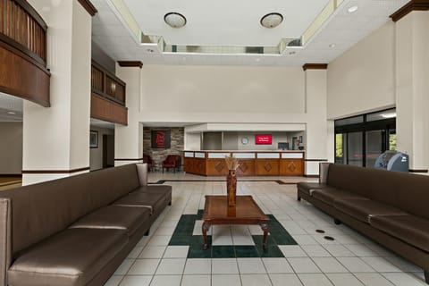 Red Roof Inn & Suites Newnan Hotel in Newnan