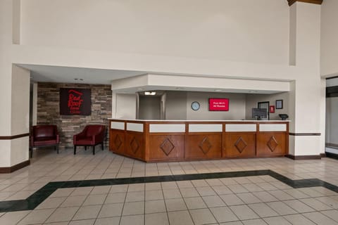 Red Roof Inn & Suites Newnan Hotel in Newnan