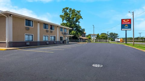 Econo Lodge Portage Inn in Portage